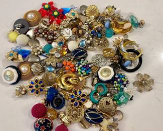 075: Earring Collection