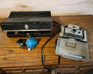 059: Vintage Polaroid Land Camera