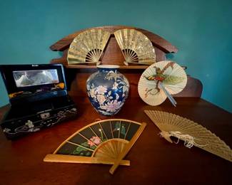 039: Pretty Asian Artifacts