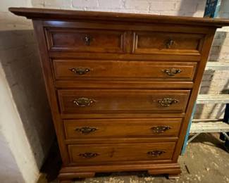 067: Vintage Dresser