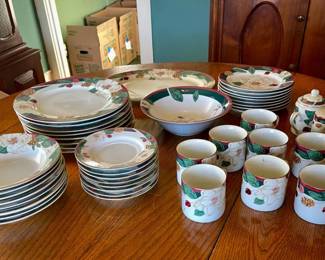 030: Tienshan Magnolia China Set