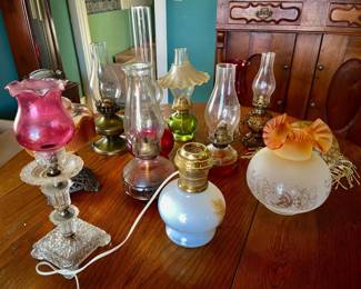 033: Vintage Lamp Assortment