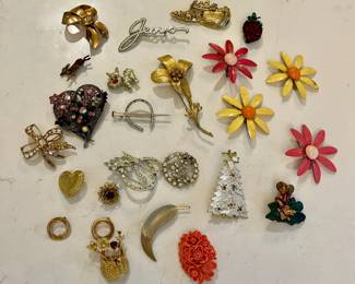 074: Brooch Collection