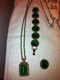 Parure with pendant, bracelet and