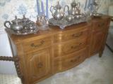 Server, matches dining set