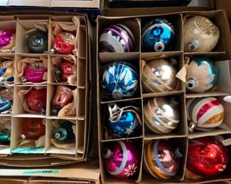 More Colorful vintage Xmas ornaments!