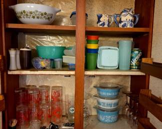 Vintage Gazelle Drinking glasses, Pyrex Stacking casserole's hardly ever used.