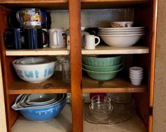 Vintage Pyrex Mixing bowl sets look to be hardly ever used, and some Jadeite bowls too.