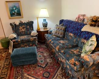Living room set, vintage rugs, decor, et