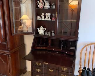 Hutch/secretary desk and decor