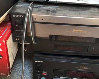 Assorted Vintage Audio/Video Components