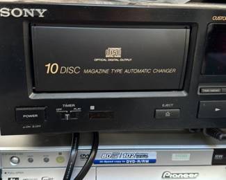 Assorted Vintage Audio/Video Components