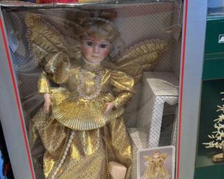 Porcelain Treasures Animated Angel Figure