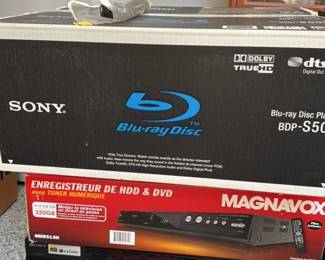 Assorted Vintage Audio/Video Components