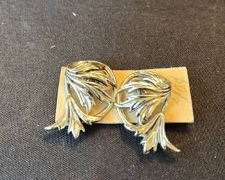 Vintage Leaf Motif Bracelet