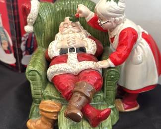 Musical Santa Claus and Mrs. Claus Ceramic Figurine