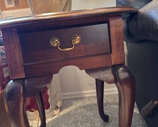 Antique Mahogany Tilt-Top Pedestal Table