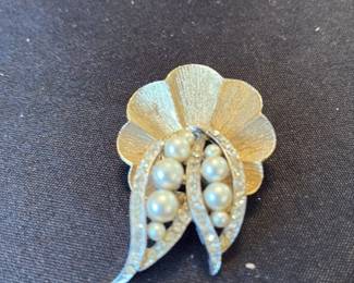 Vintage Brooch with Faux Pearls and Rhinestones