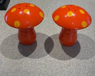 Vintage Mushroom Salt and Pepper Shakers