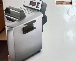 DeLonghi ESCLUSIVO Deep Fryer New in Box