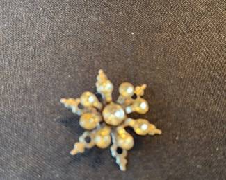 Vintage Snowflake Brooch with Rhinestones