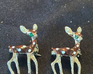 Vintage Giraffe Brooch Set