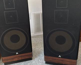 Infinity Quantum QX 5000 Speakers