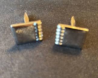 Vintage Black Onyx and Gold Tone Cufflinks