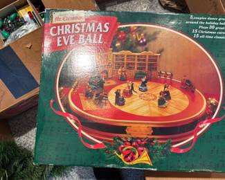 Mr. Christmas Musical Christmas Eve Ball
