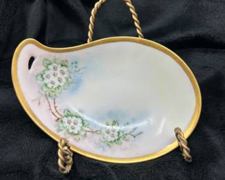 Gold gilt rimmed tear drop dish (Germany),  $6