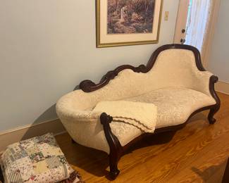 Victorian fainting couch