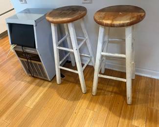 Ice maker, stools