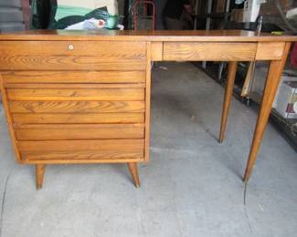 MCM desk with great grain