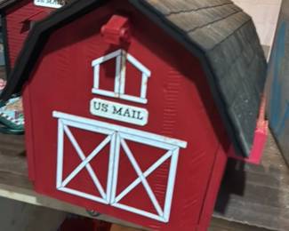 Barn-shaped US Mailbox