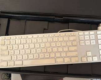 Apple Aluminum Keyboard (Wired)