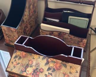 Vintage Floral Decorative Desk Organizer