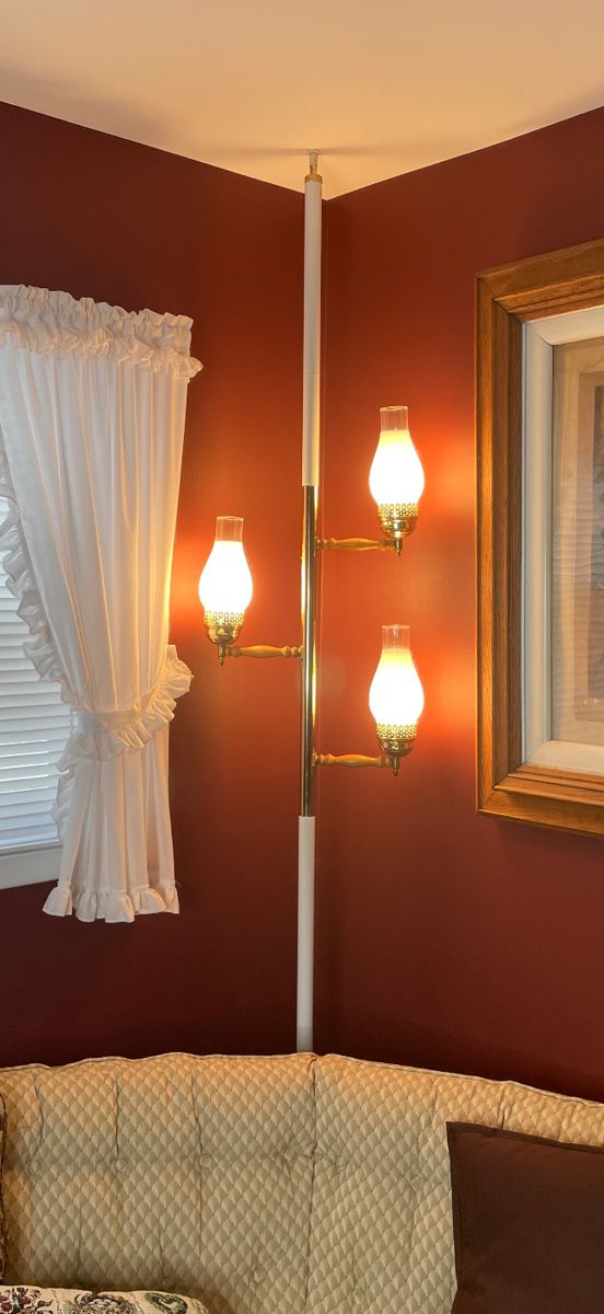 Vintage MCM tension pole lamp