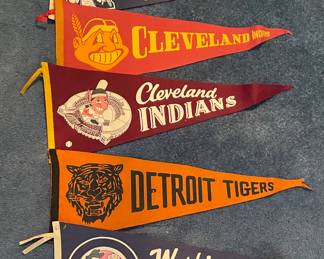 Vintage pennant collection: MLB