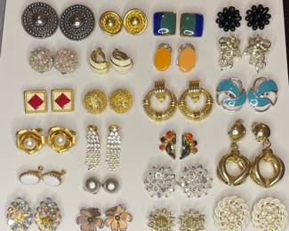 Vintage clip on earrings 