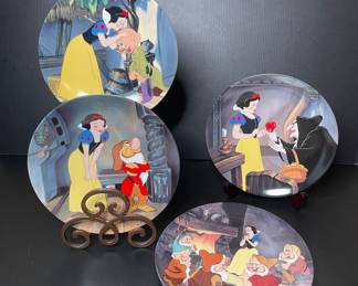 Knowles Walt Disney Snow White & the Seven Dwarves collectors plates vtg