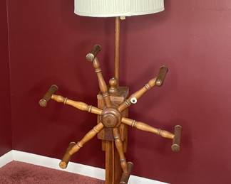 Vtg. yarn winder Floor lamp