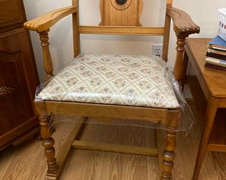 Set of 6 dining room chairs 