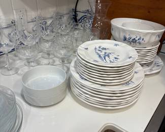 Kitchen items, Dinnerware Sets