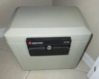 Sentry 1170 Floor Safe