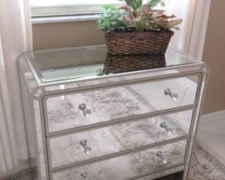 Mirrored 3 Drawer Dresser Chest