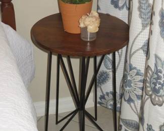 Round Wood Top, Black Metal Base Side Table
