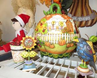 Jim Shore Heartwood Creek Fall Harvest Pumpkin with Accessory Pieces