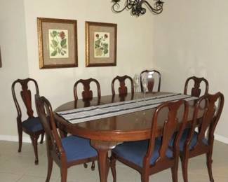 Vintage Mahogany Dining Table with 8 Chairs/Leaf