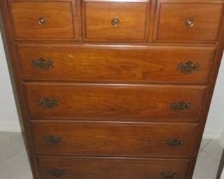 5 Drawer Chest/Dresser