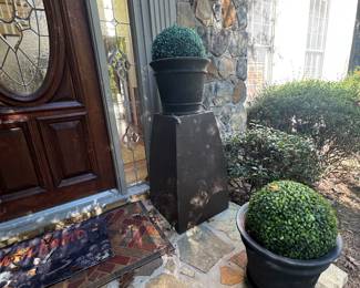 Outdoor decorative pots 